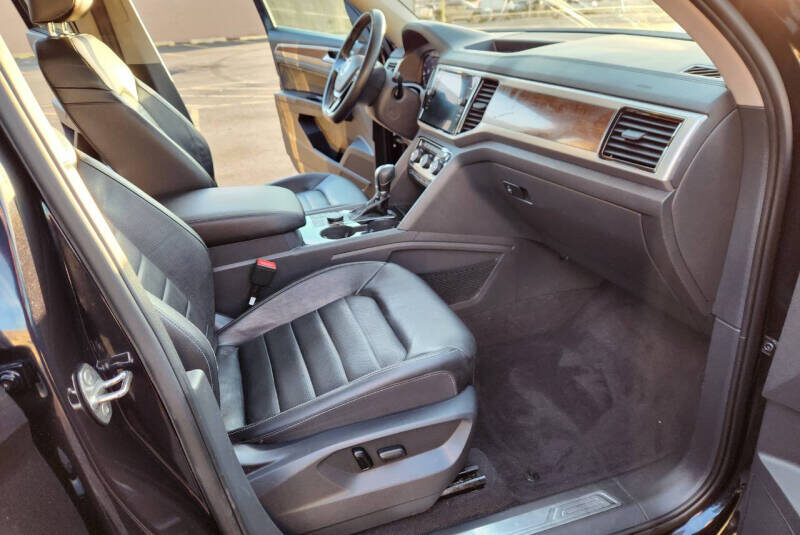 2018 Volkswagen Atlas Black