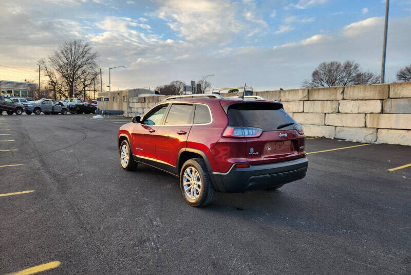 2019 Jeep Cherokee Red