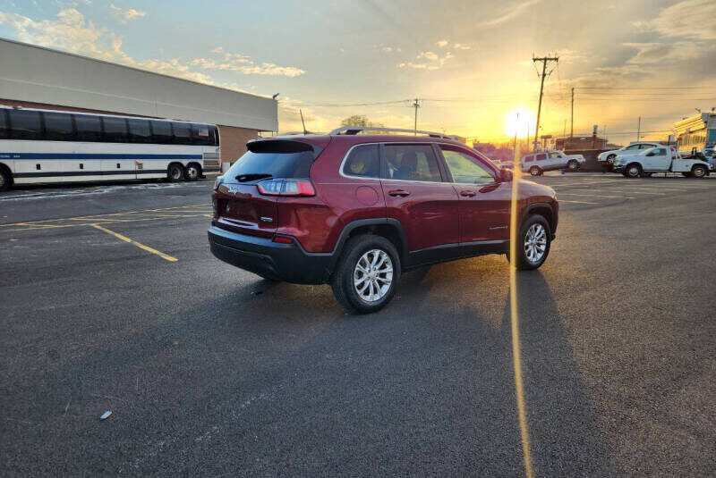 2019 Jeep Cherokee Red