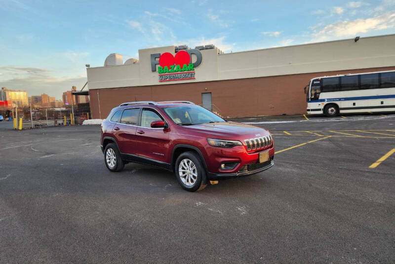 2019 Jeep Cherokee Red