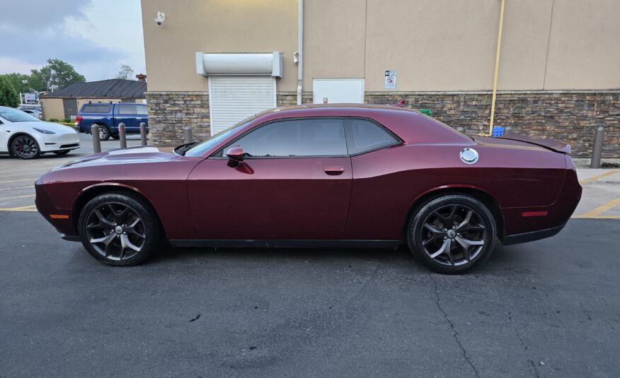 Dodge Challenger SXT Plus