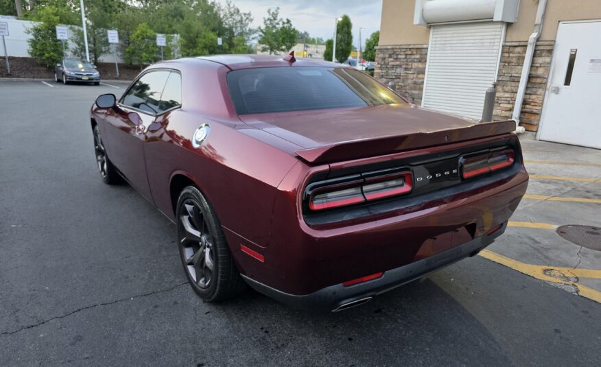 Dodge Challenger SXT Plus