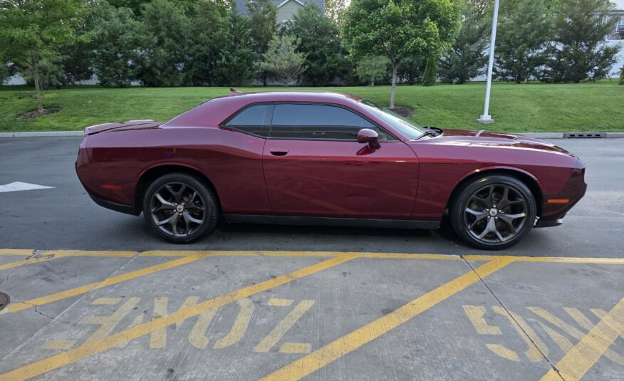 Dodge Challenger SXT Plus