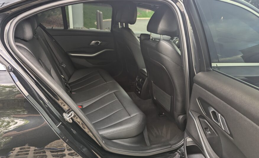 BMW 3 Series 330i