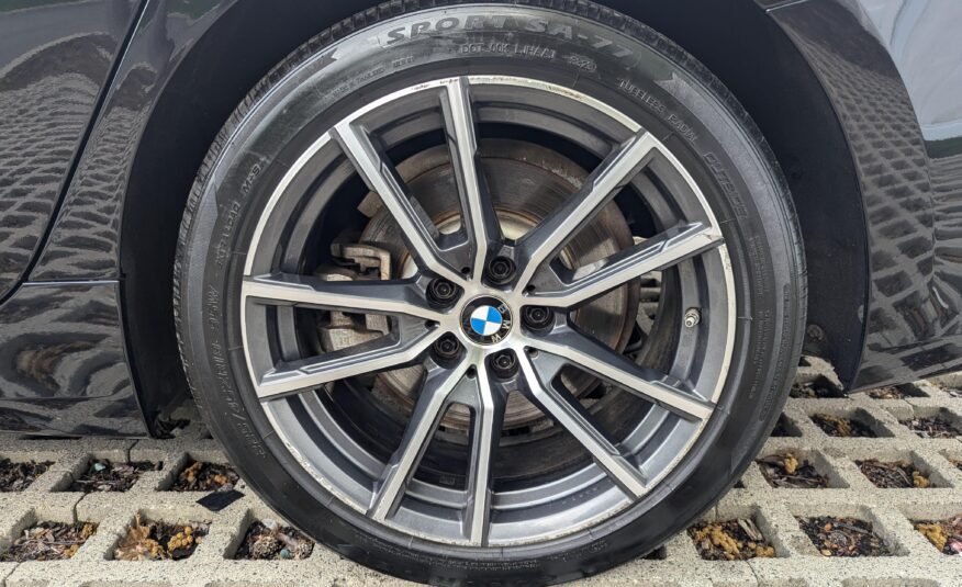 BMW 3 Series 330i