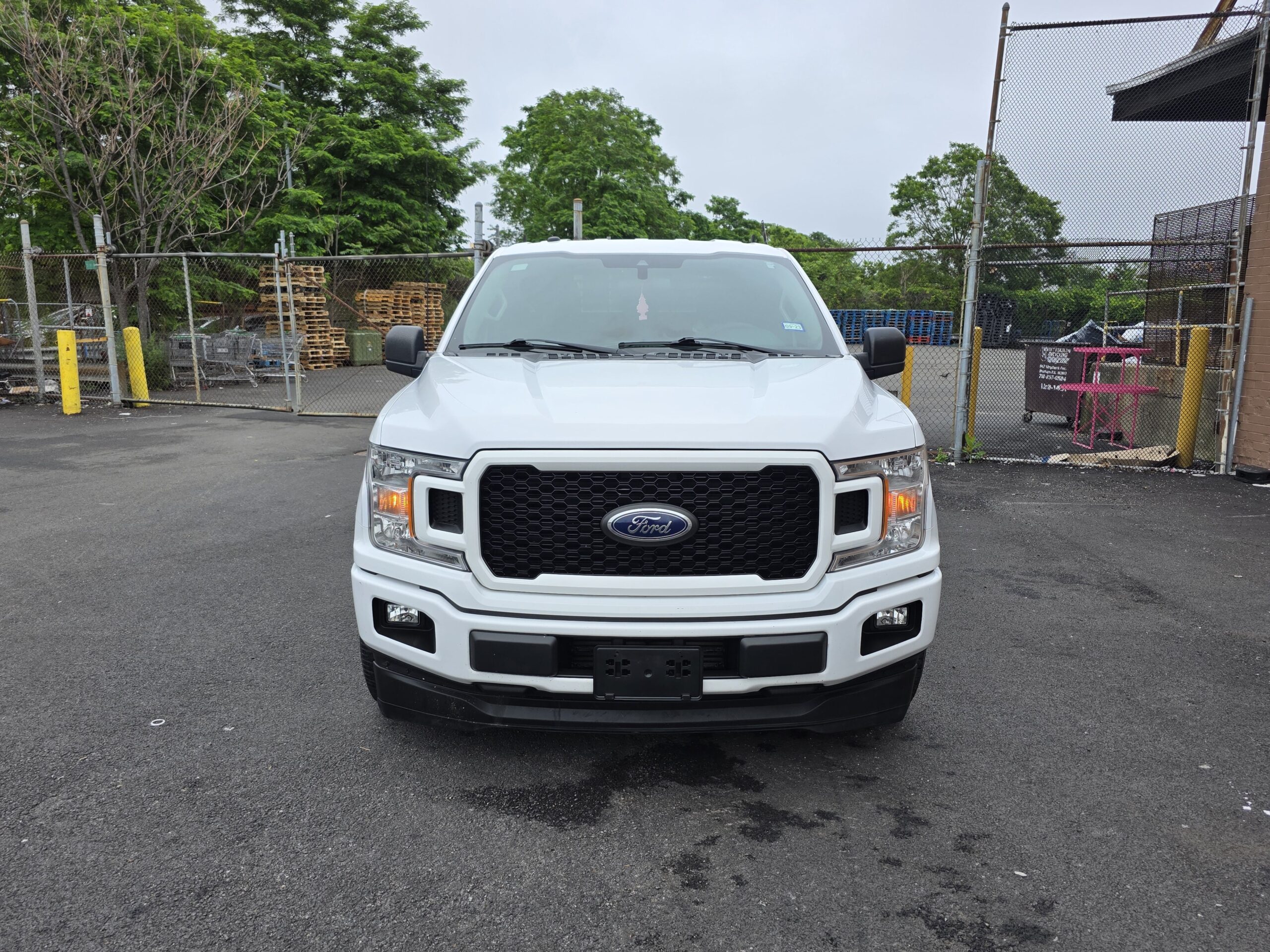 Ford F-150 XL Extended Cab Medium Bed w/Rear Doors
