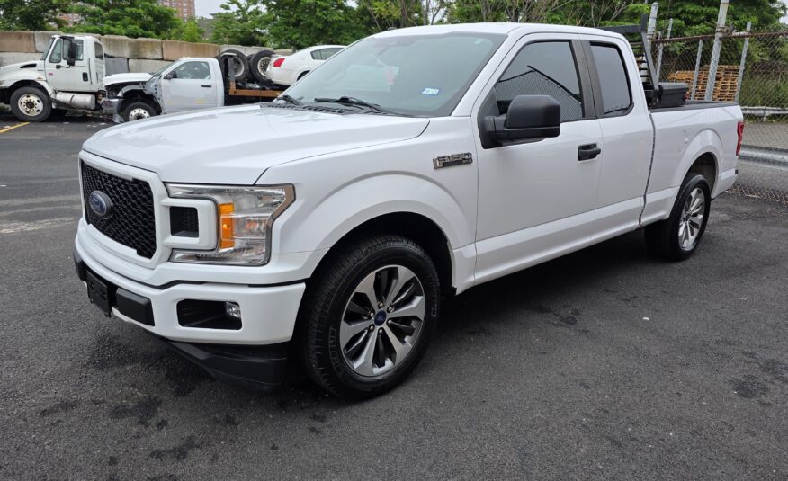 Ford F-150 XL Extended Cab Medium Bed w/Rear Doors