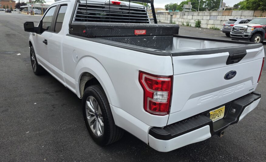 Ford F-150 XL Extended Cab Medium Bed w/Rear Doors