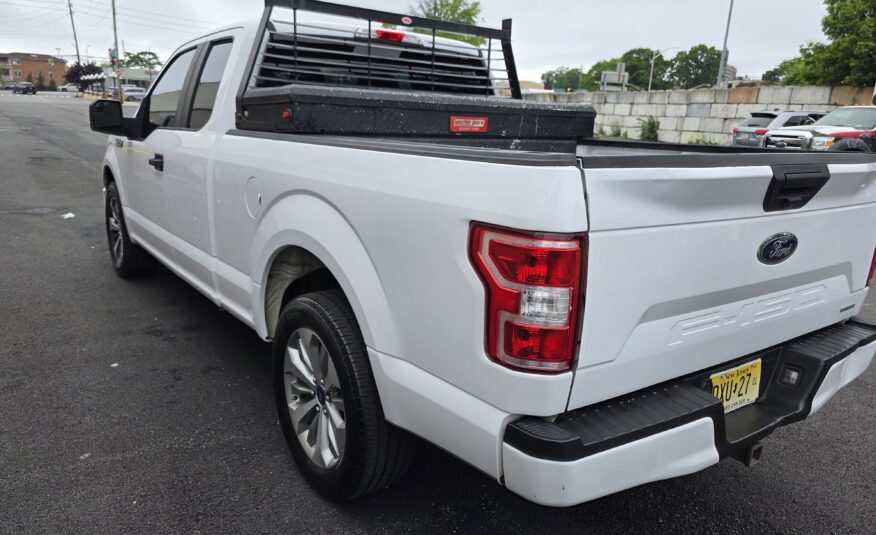 Ford F-150 XL Extended Cab Medium Bed w/Rear Doors