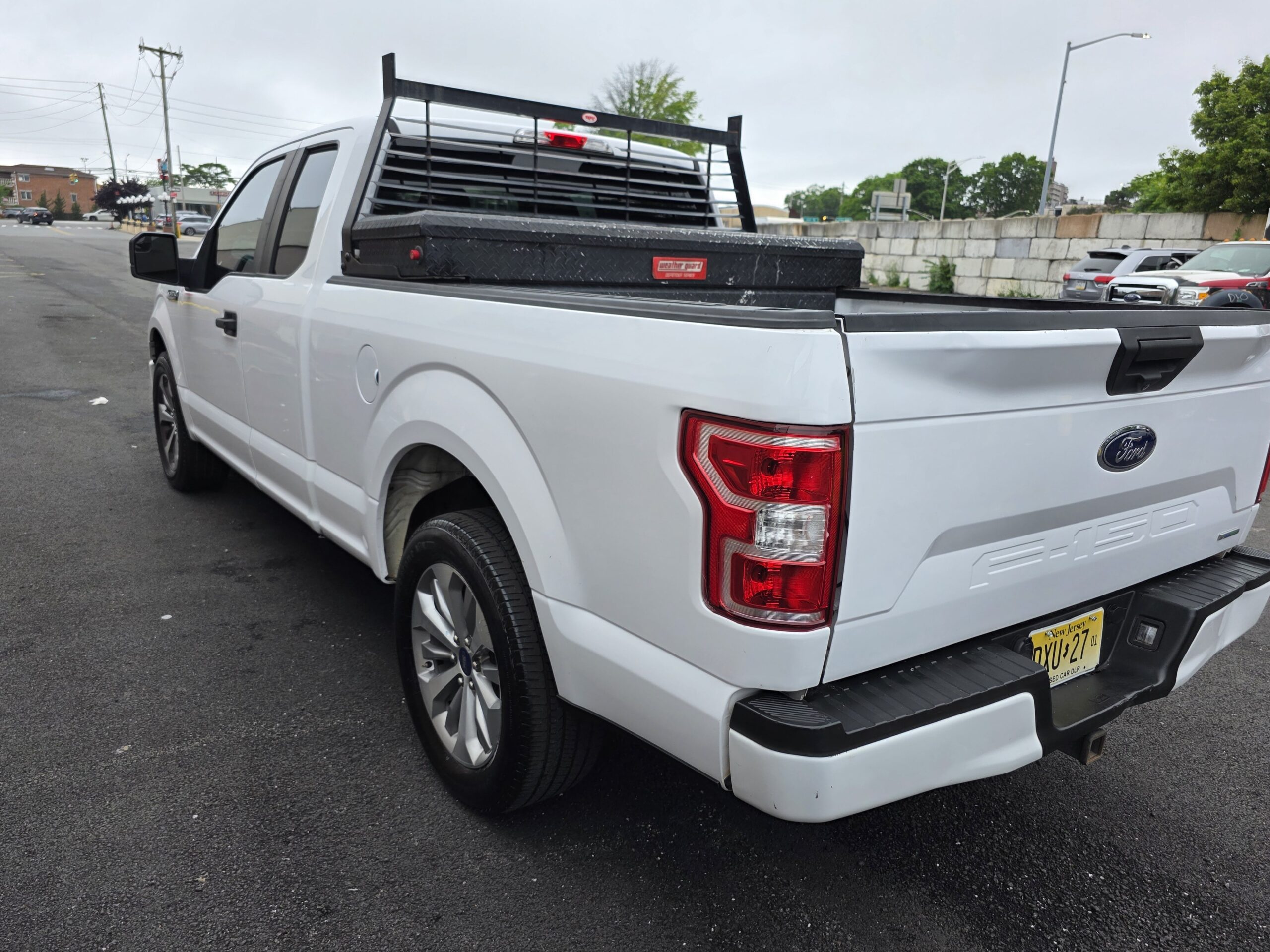 Ford F-150 XL Extended Cab Medium Bed w/Rear Doors